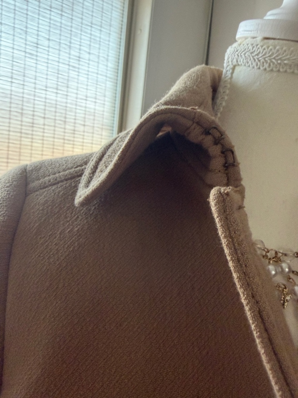 Tailored Camel Single-Breasted Trench Coat - Picture 3 of 13